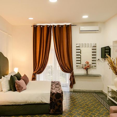 Random B&B เนเปิลส์ ภายนอก รูปภาพ